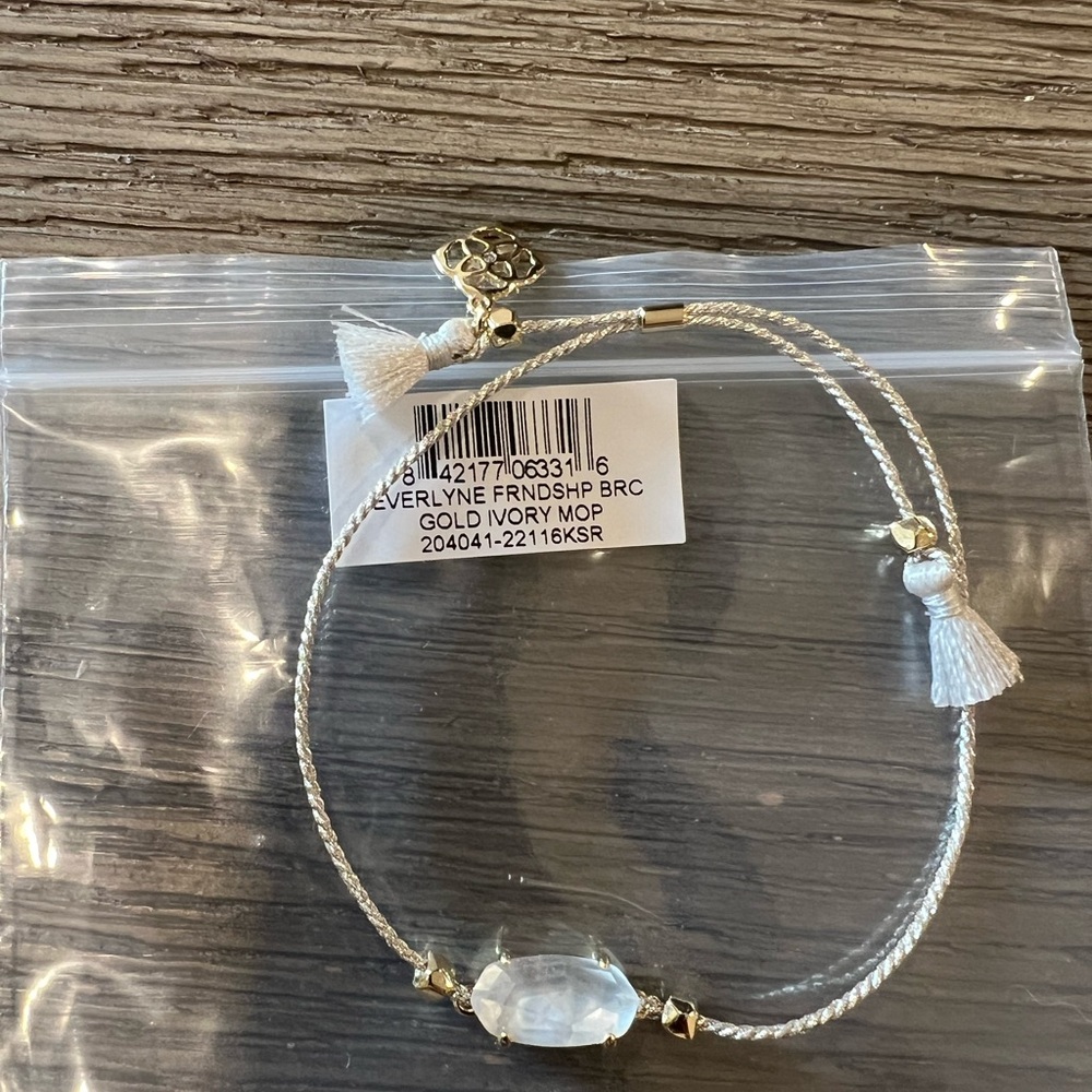 Kendra Scott Everlyne Friendship Bracelet in Gold and Ivory